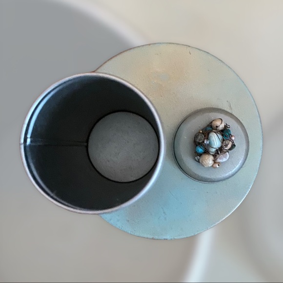 Treasure Keepsake Tin decorated with semi precious stones - Picture 3 of 6